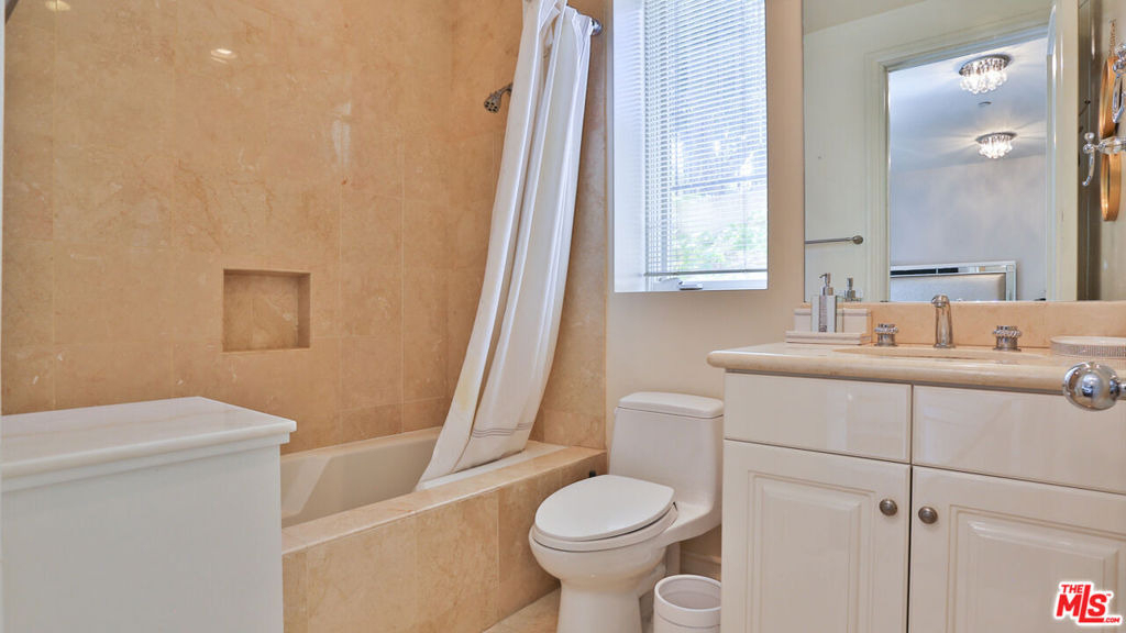 14445 Mulholland Drive - Photo 24