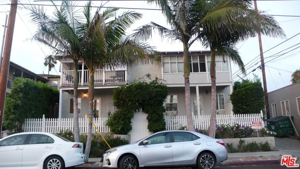 252 Hampton Drive - Photo 0