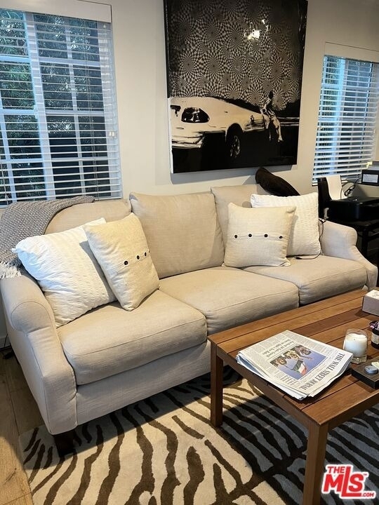 252 Hampton Drive - Photo 4