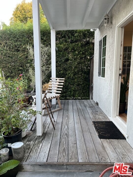 252 Hampton Drive - Photo 2