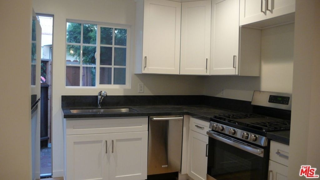 252 Hampton Drive - Photo 8