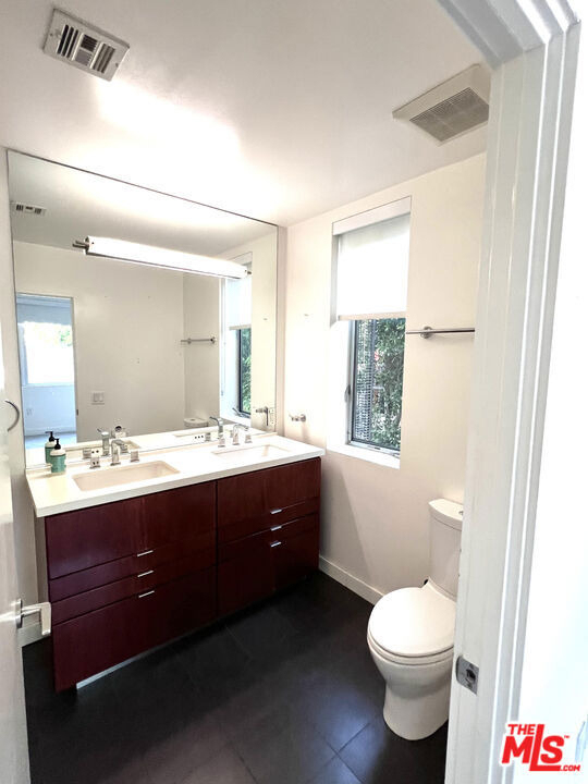 1200 N Sweetzer Avenue - Photo 11