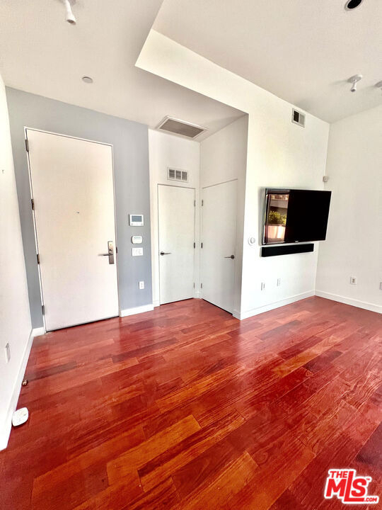 1200 N Sweetzer Avenue - Photo 2