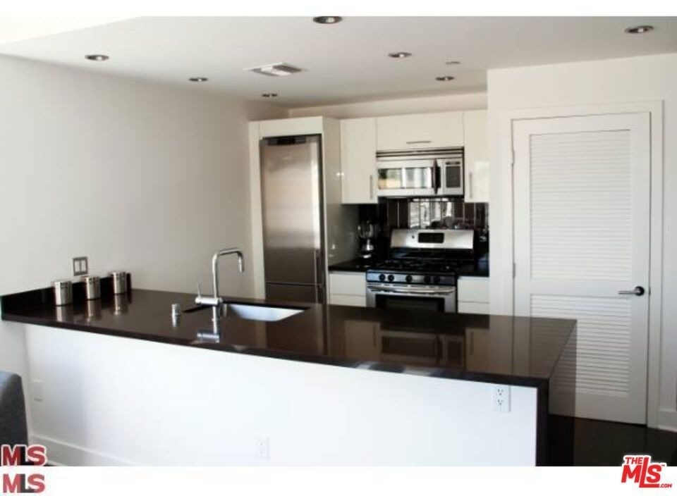 1700 Sawtelle Boulevard - Photo 2