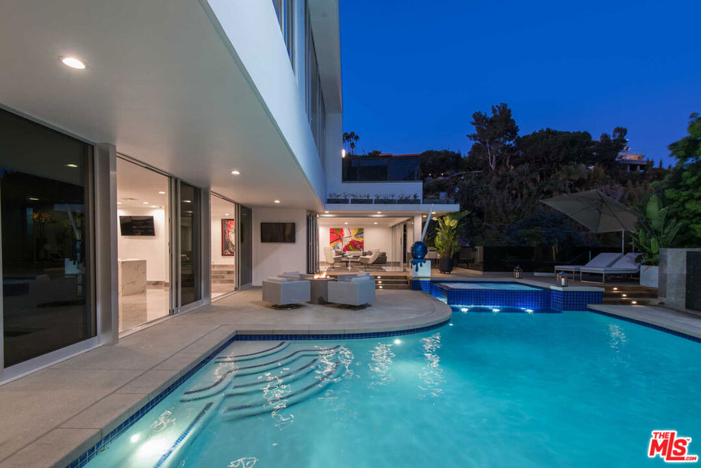 1250 Angelo Drive - Photo 4