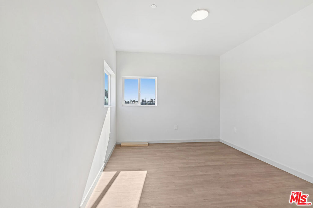 2521 S Orange Drive - Photo 13
