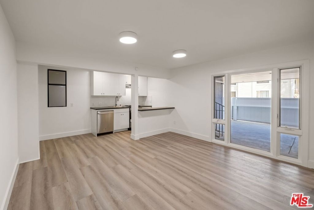 6821 E Ocean Boulevard - Photo 2