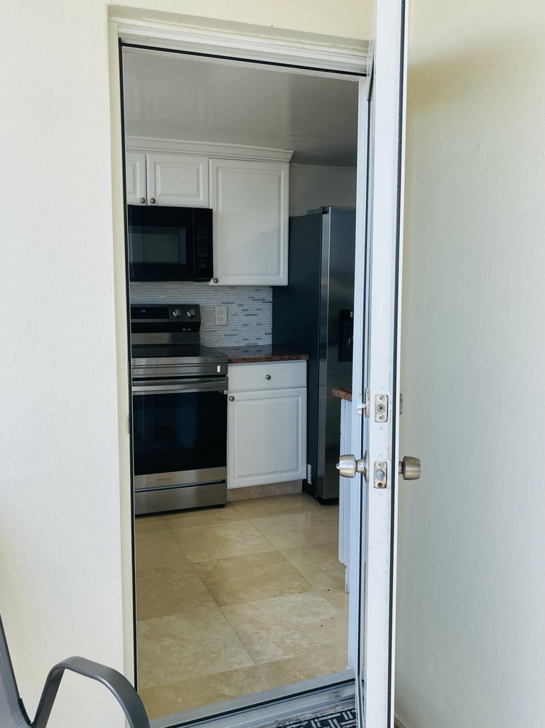 1237 Hillsboro Mile - Photo 49