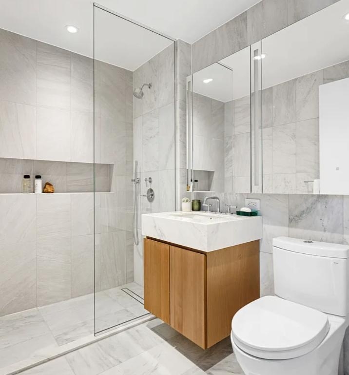 300 West 30th Street - Photo 4
