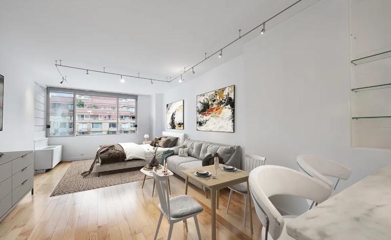 350 West 50th Street - Photo 0