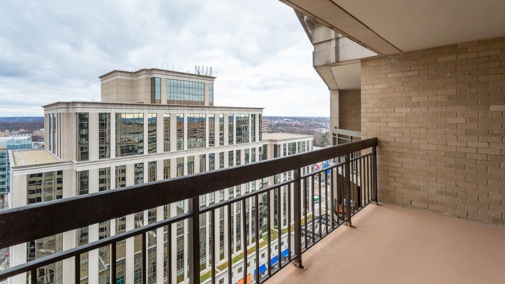 2250 Clarendon Blvd. - Photo 14