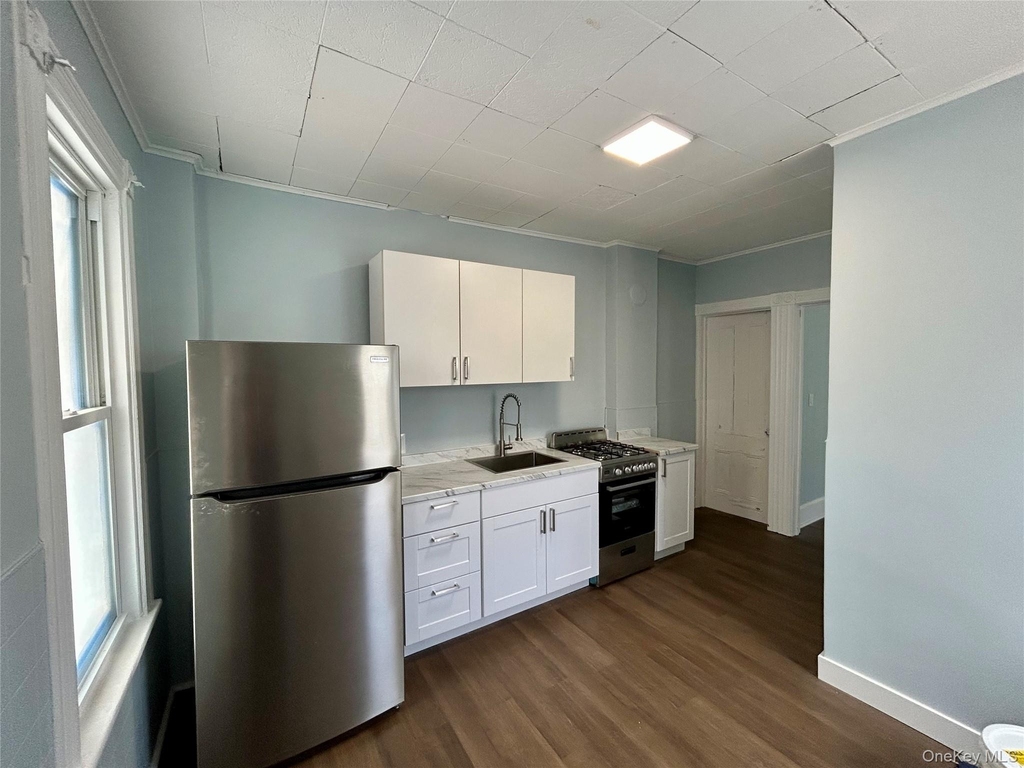 206-208 W Main Street - Photo 1