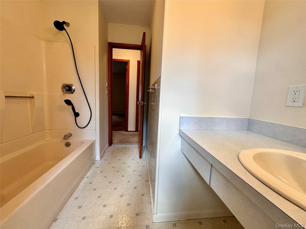 10 Smith Street - Photo 16