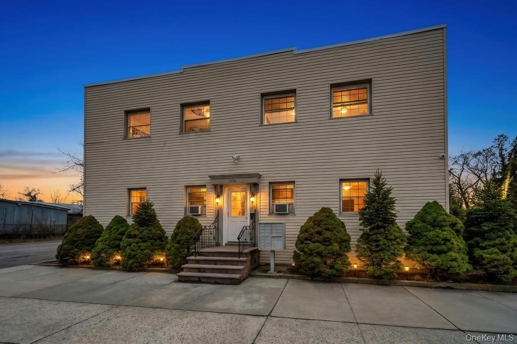 1550 Montauk Highway - Photo 2