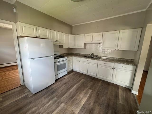 223 Hudson Street - Photo 24