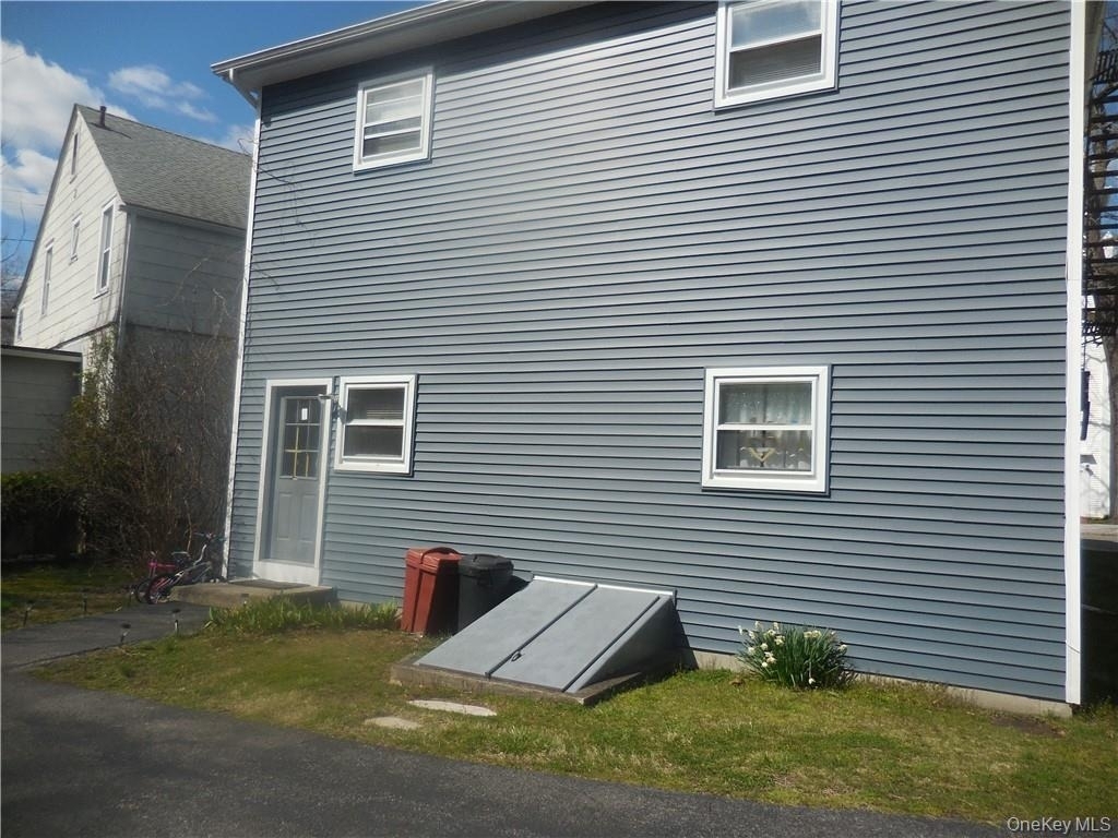 223 Hudson Street - Photo 9