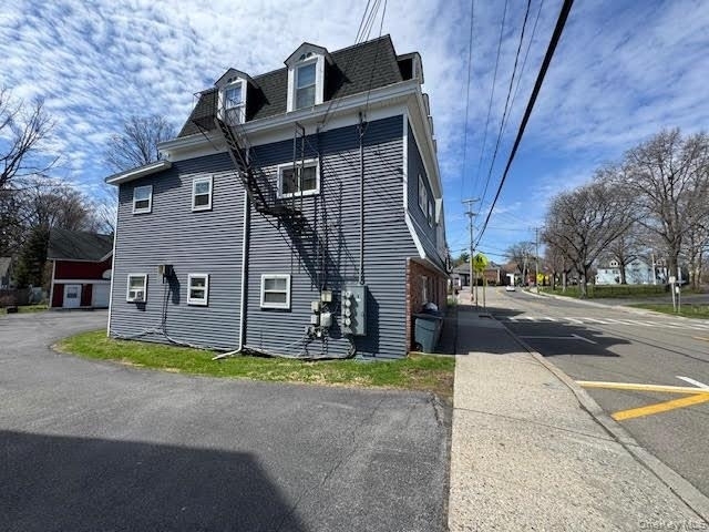 223 Hudson Street - Photo 17