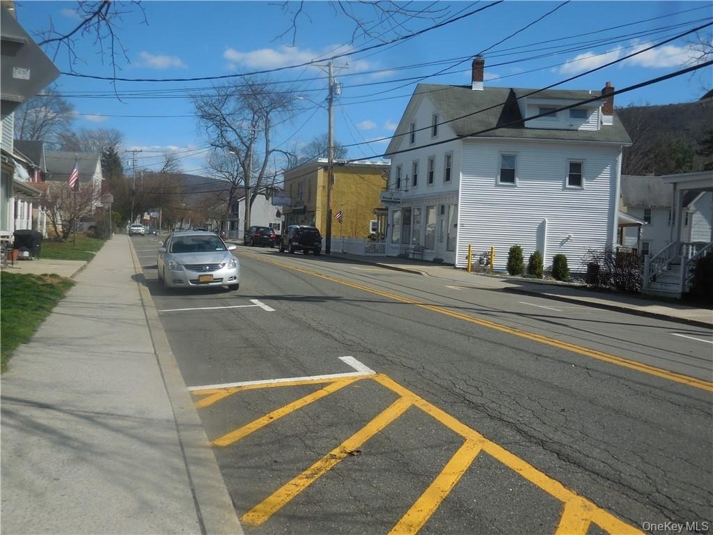 223 Hudson Street - Photo 16
