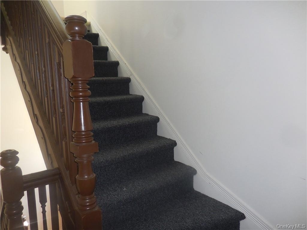 223 Hudson Street - Photo 4