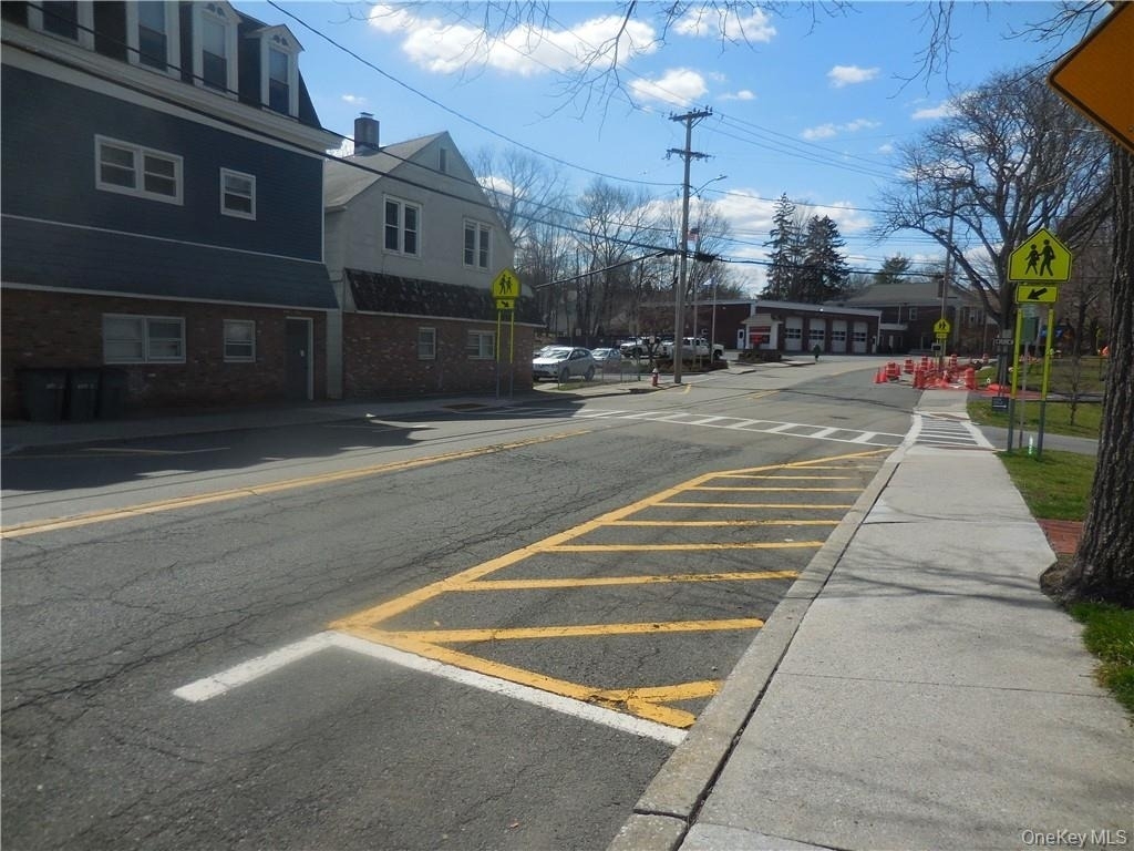 223 Hudson Street - Photo 15