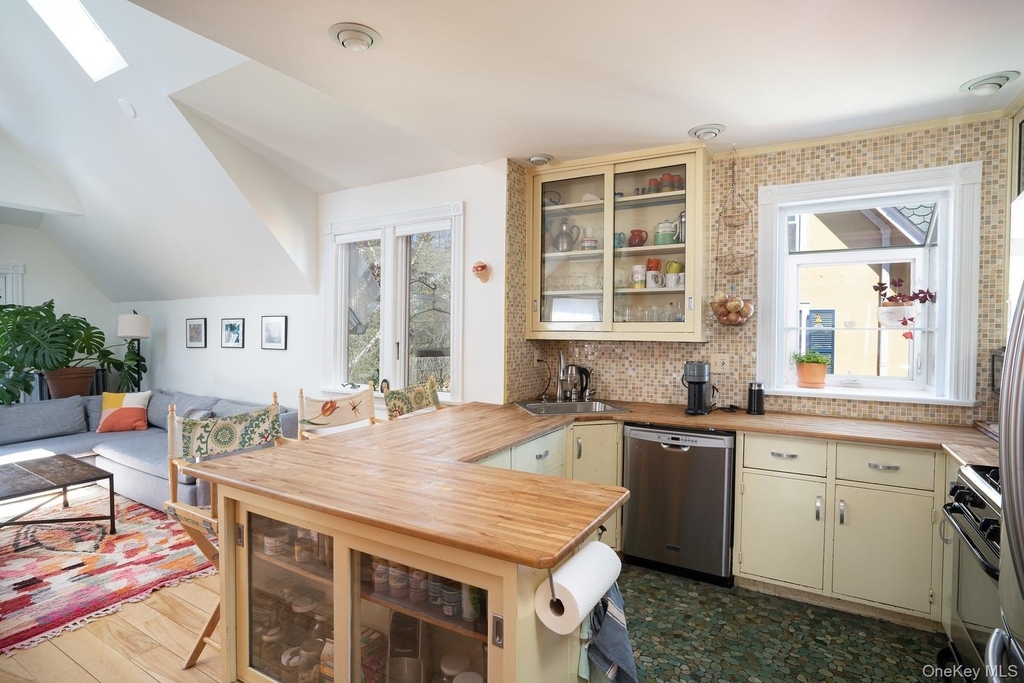 52 Jefferson Street - Photo 9