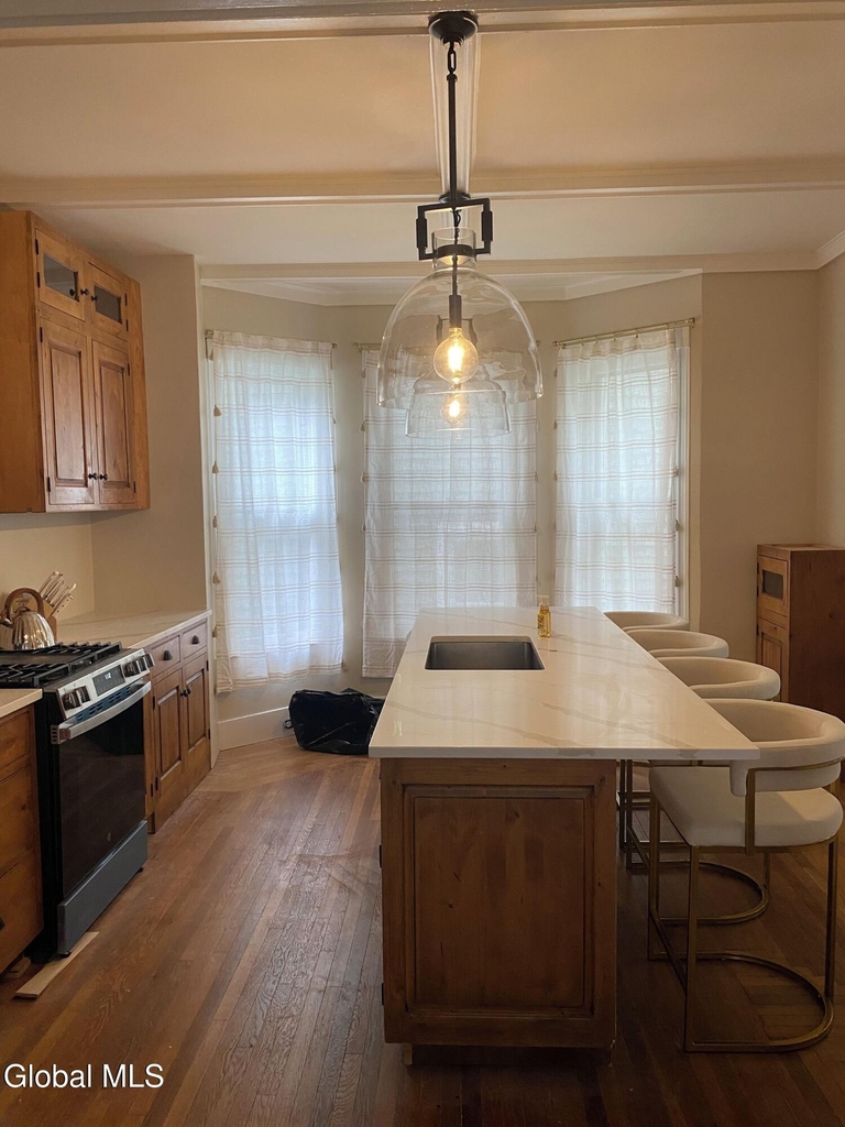 77 White Street - Photo 1