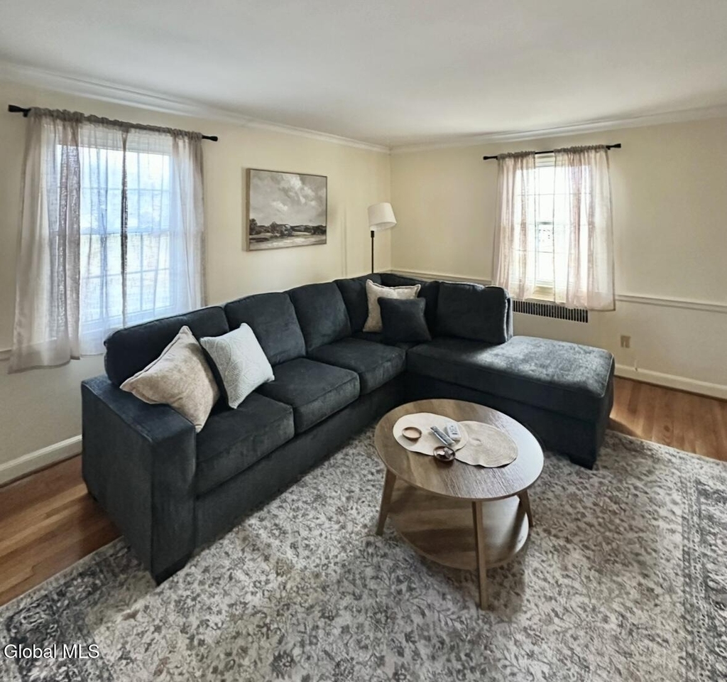 195 Van Rensselaer Boulevard - Photo 4