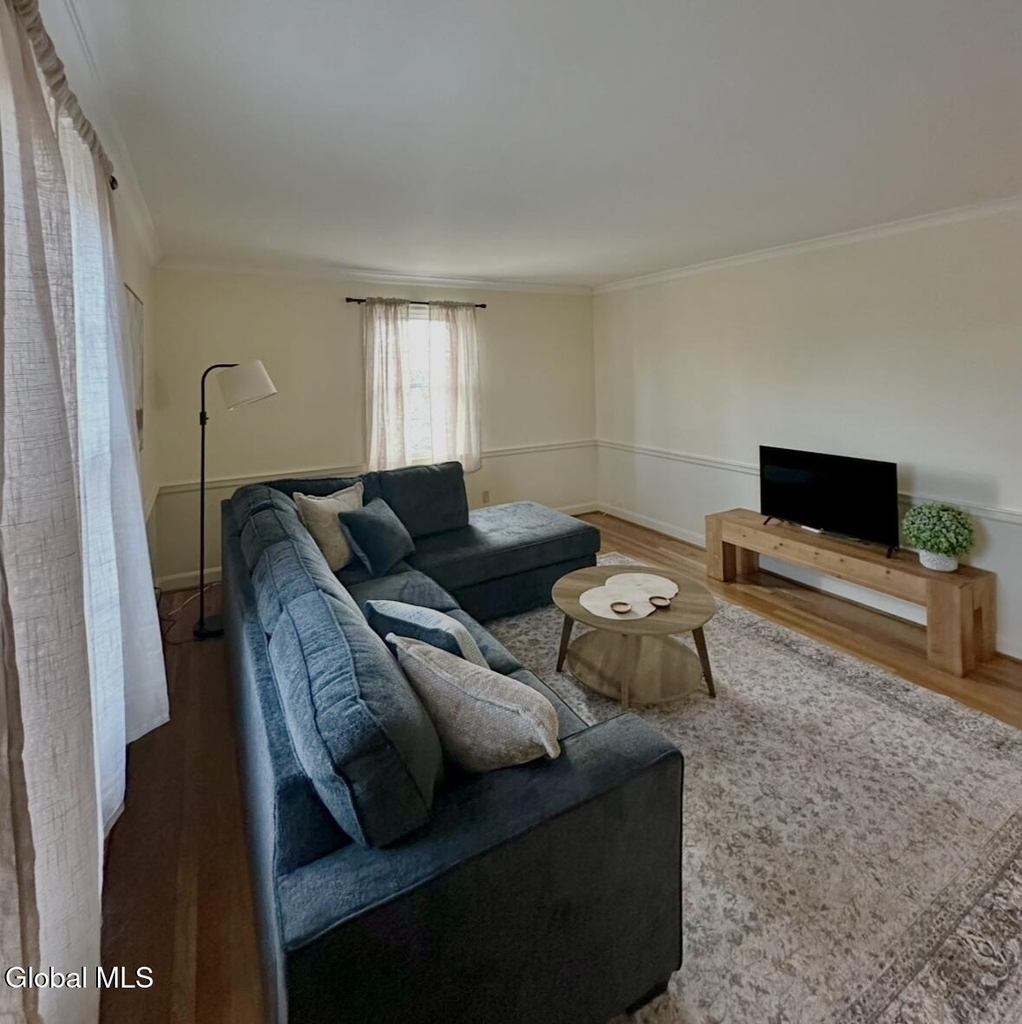195 Van Rensselaer Boulevard - Photo 2
