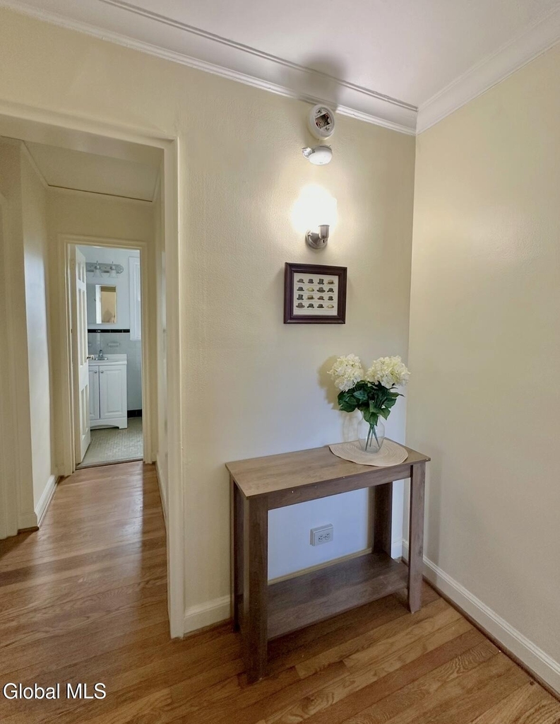195 Van Rensselaer Boulevard - Photo 7