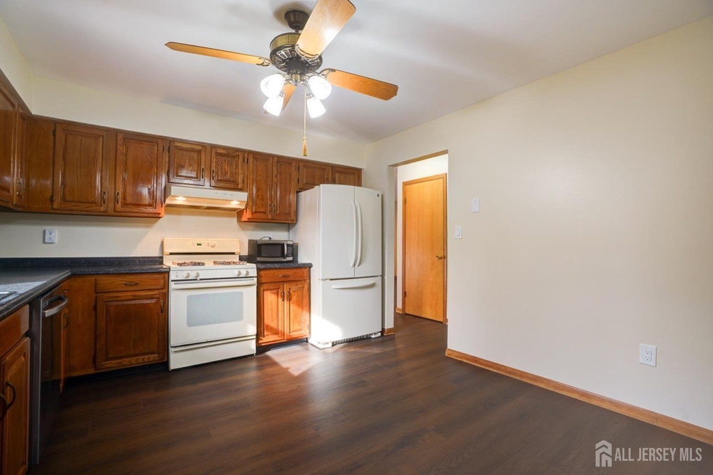 11 Lenox Street - Photo 13