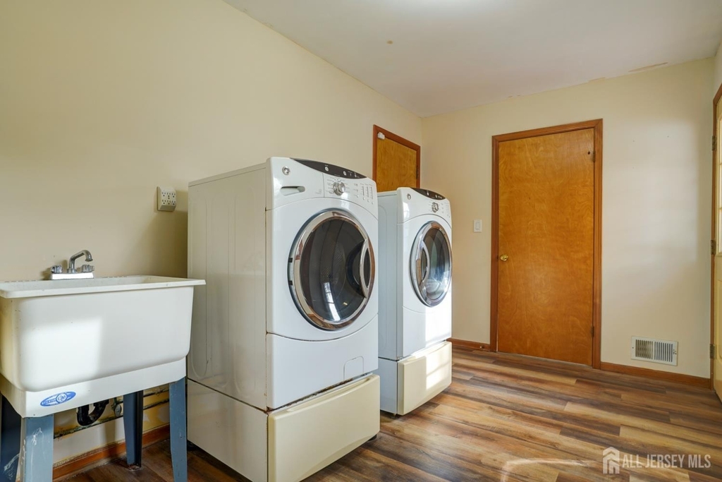 11 Lenox Street - Photo 17