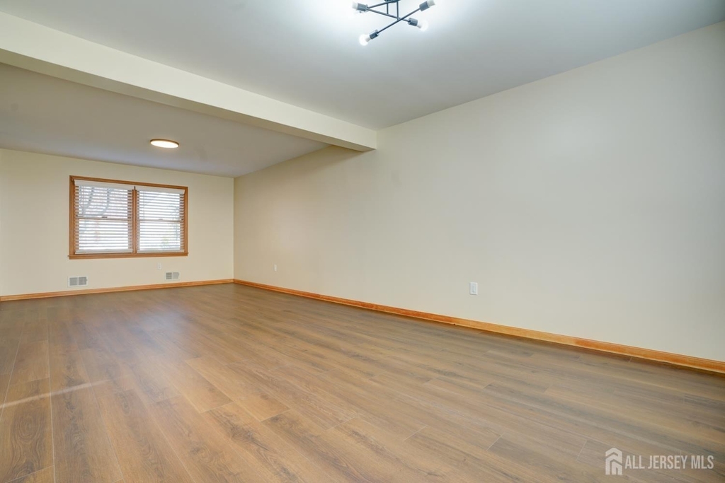 11 Lenox Street - Photo 8