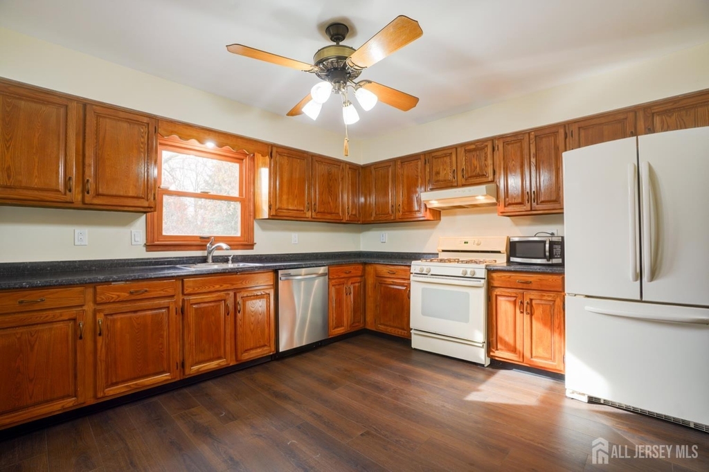 11 Lenox Street - Photo 12