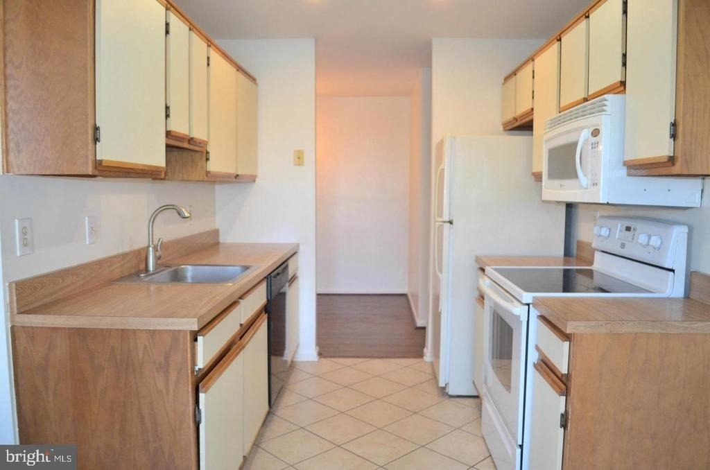 8383 Buttress Lane - Photo 2
