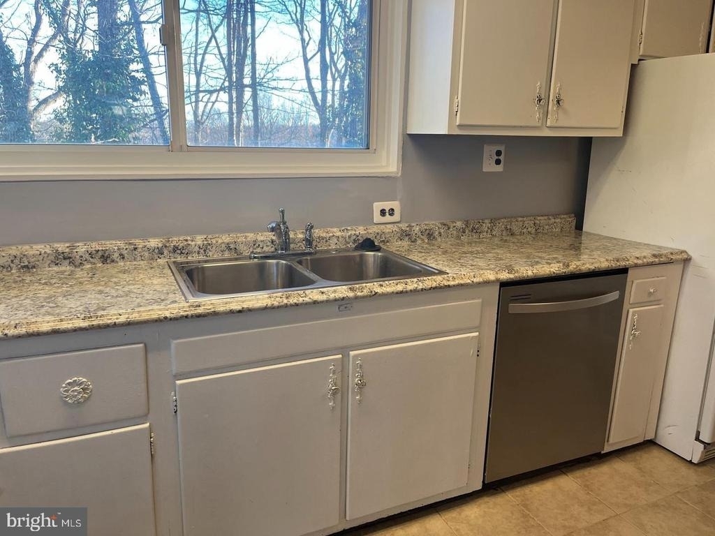 6323 Fenton Court - Photo 11