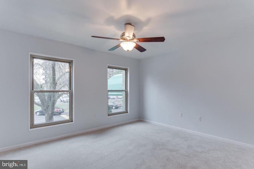 26 Canterbury Square - Photo 12
