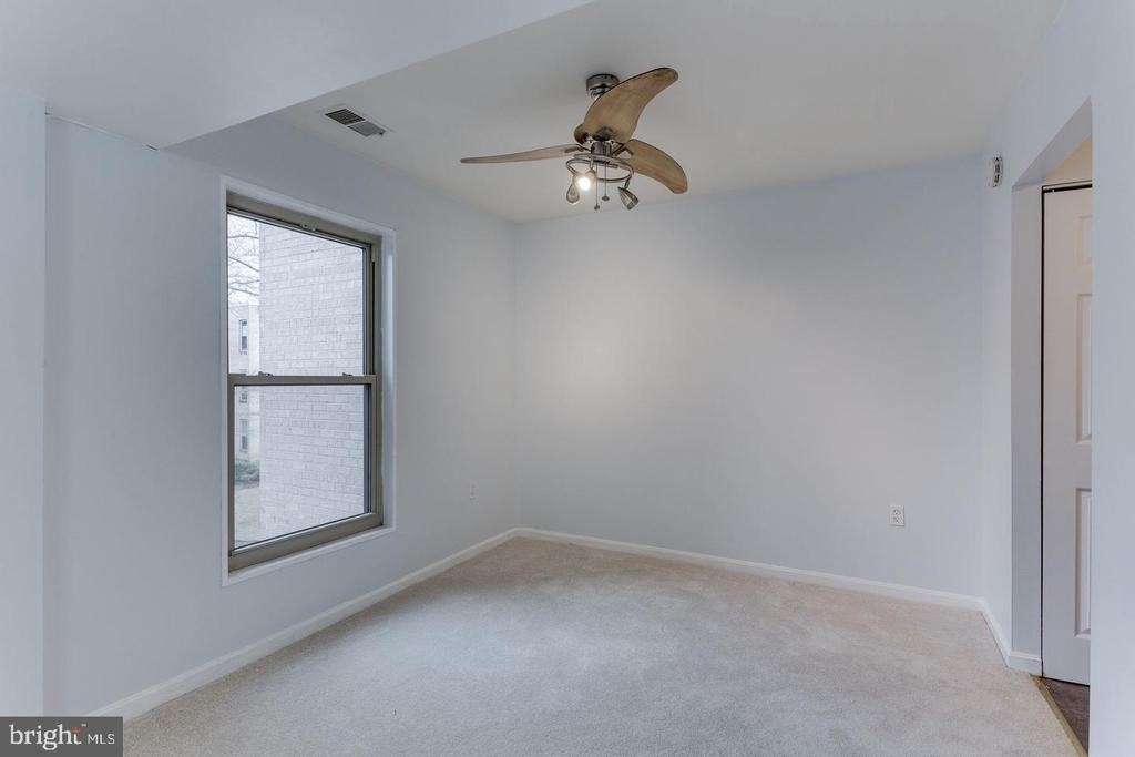 26 Canterbury Square - Photo 4