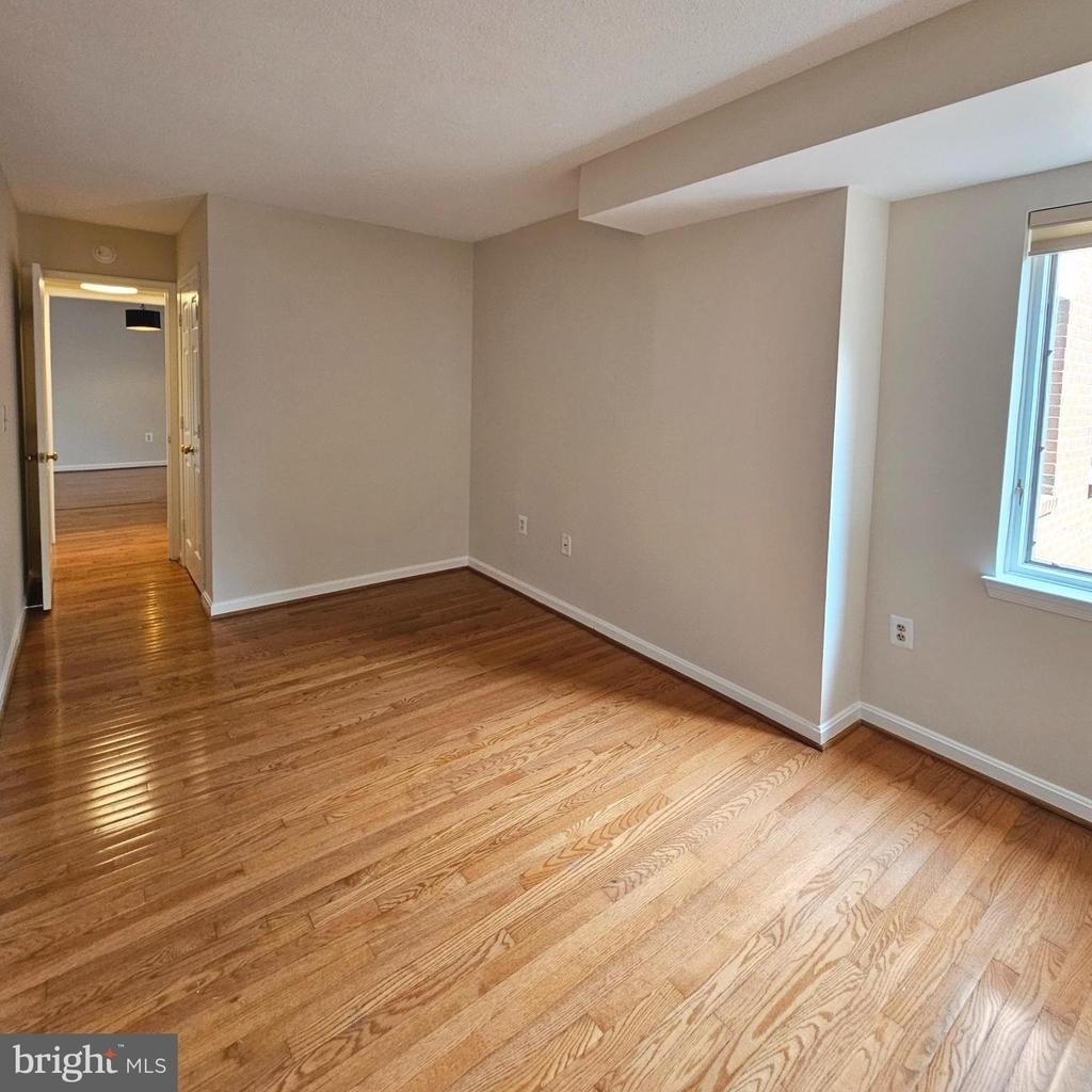 505 E Braddock Road E - Photo 30