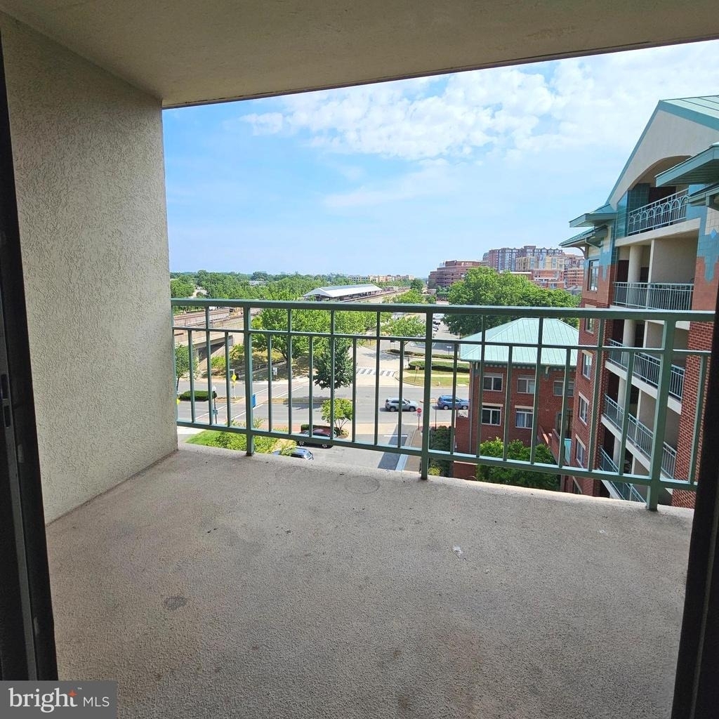505 E Braddock Road E - Photo 33