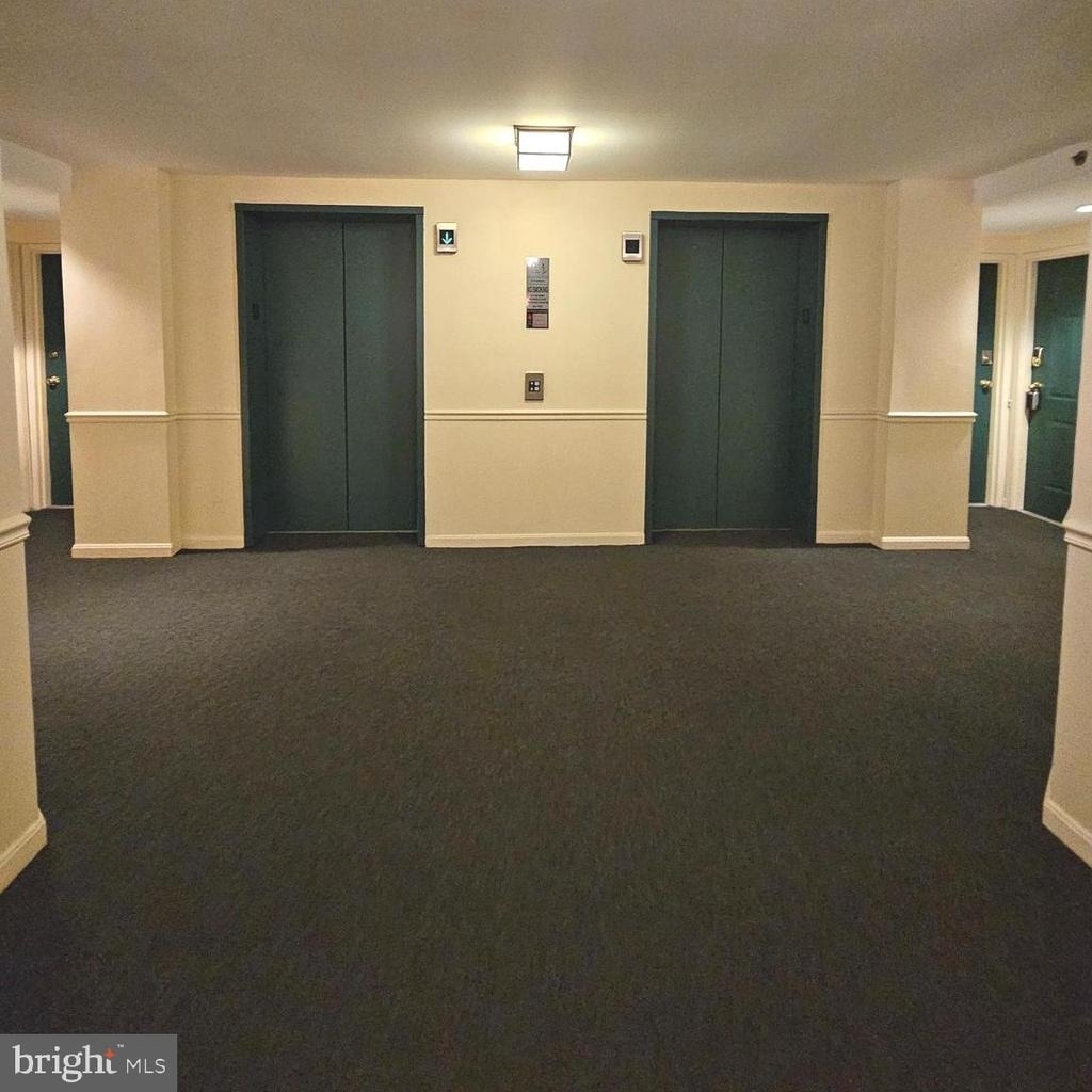505 E Braddock Road E - Photo 2