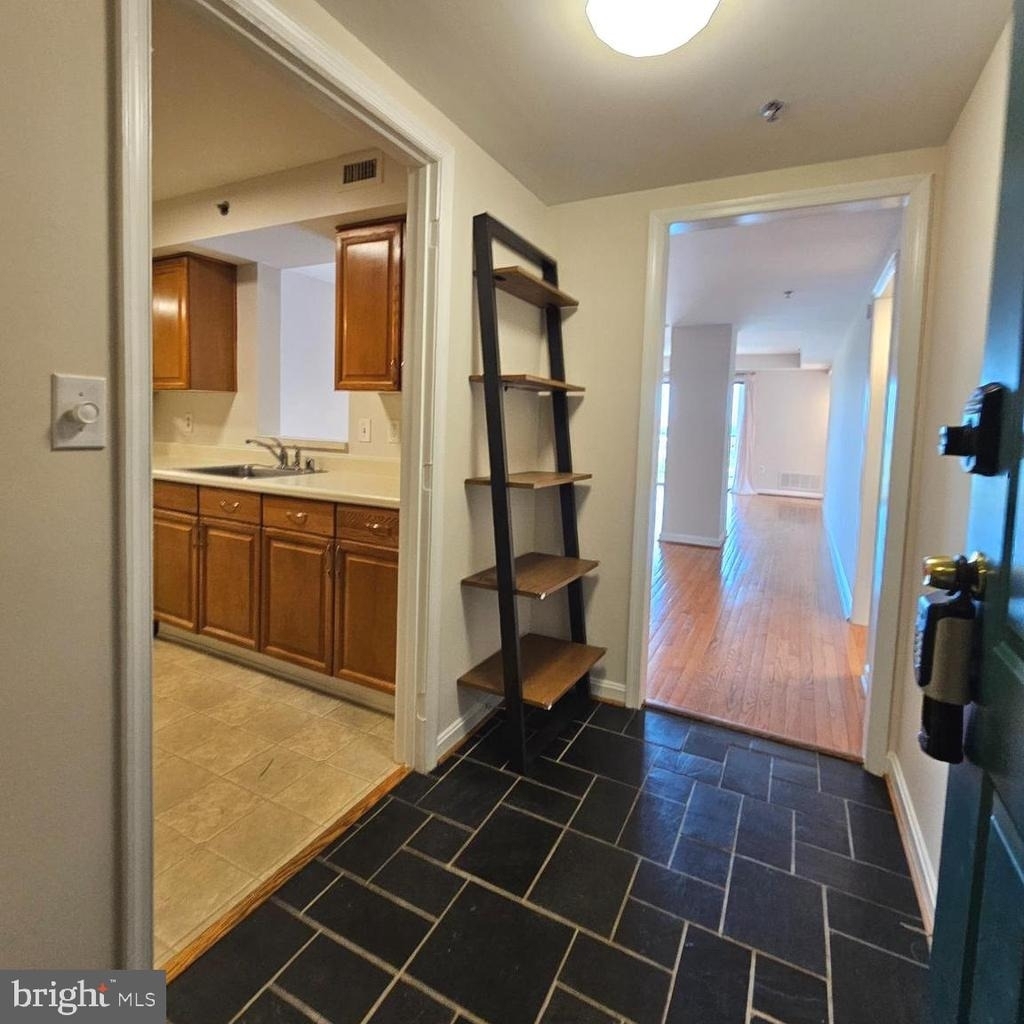 505 E Braddock Road E - Photo 7