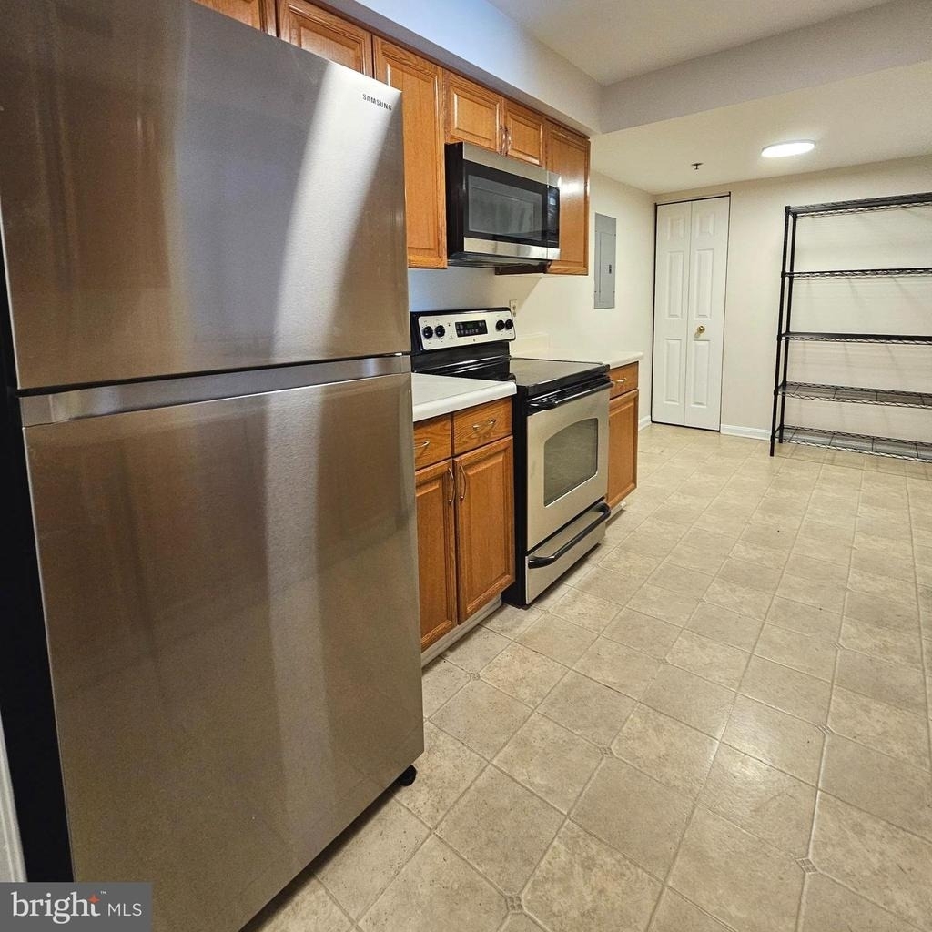505 E Braddock Road E - Photo 10