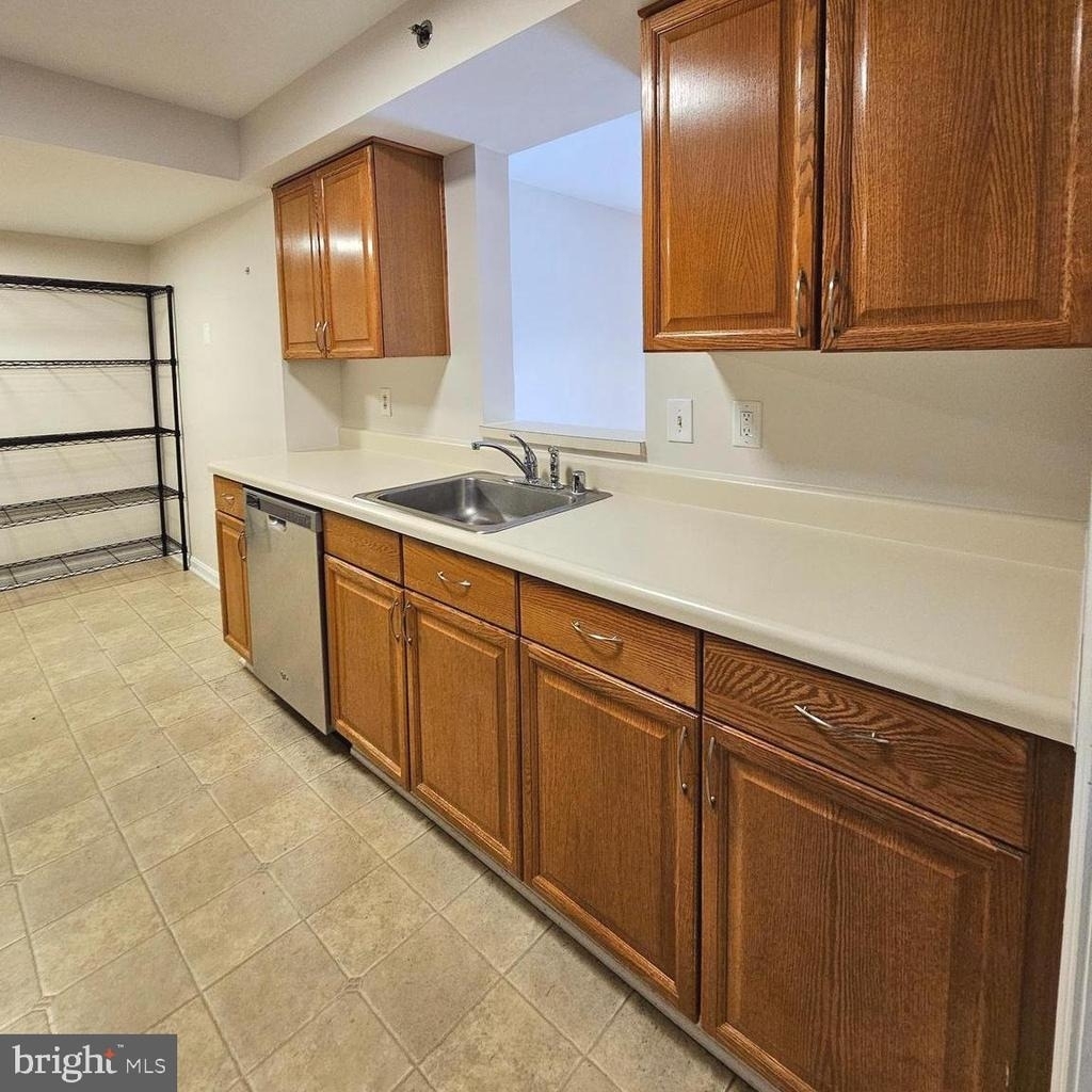 505 E Braddock Road E - Photo 9