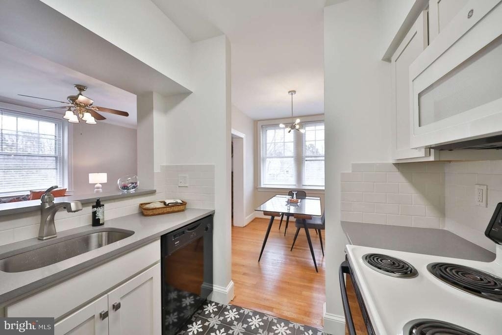 6655 Mccallum Street - Photo 4
