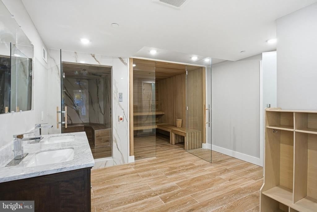 1000 W Girard Avenue - Photo 20