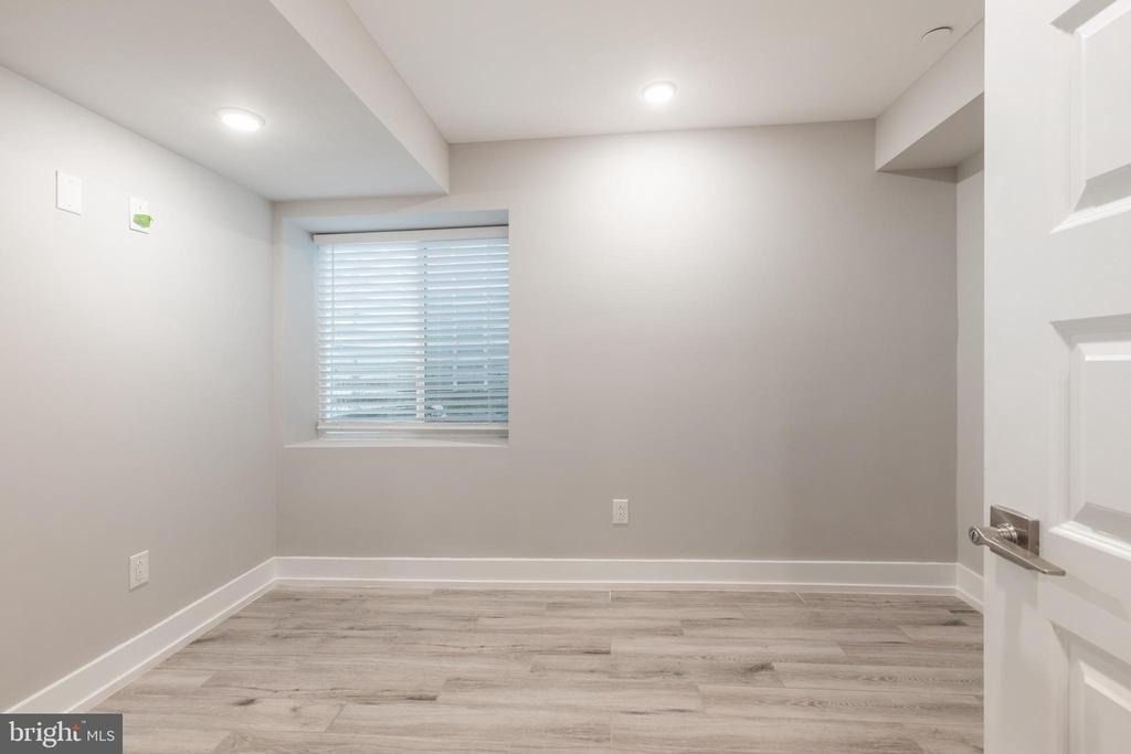 2550 N Howard Street - Photo 7
