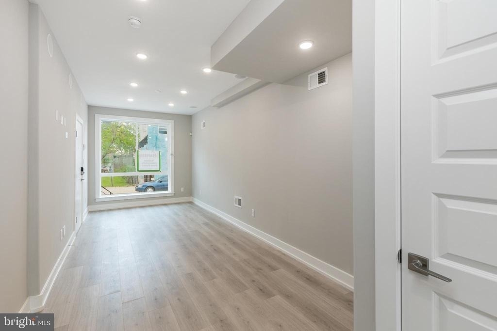 2550 N Howard Street - Photo 3