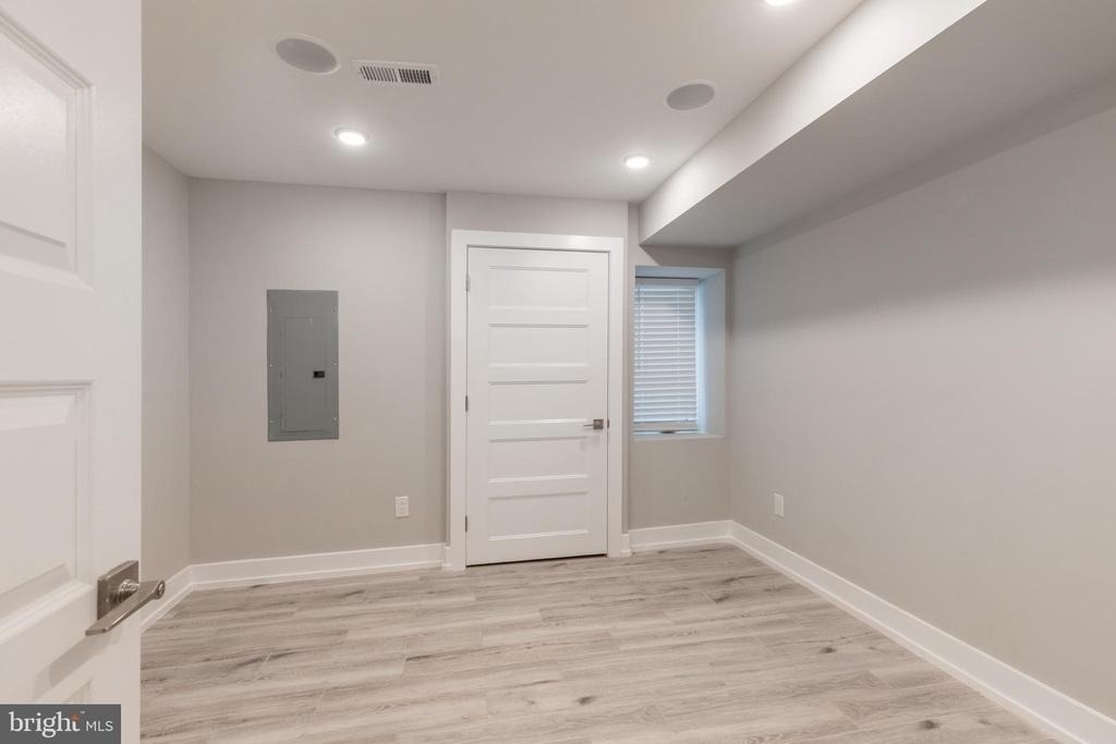 2550 N Howard Street - Photo 5
