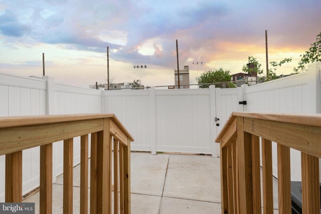 2550 N Howard Street - Photo 11