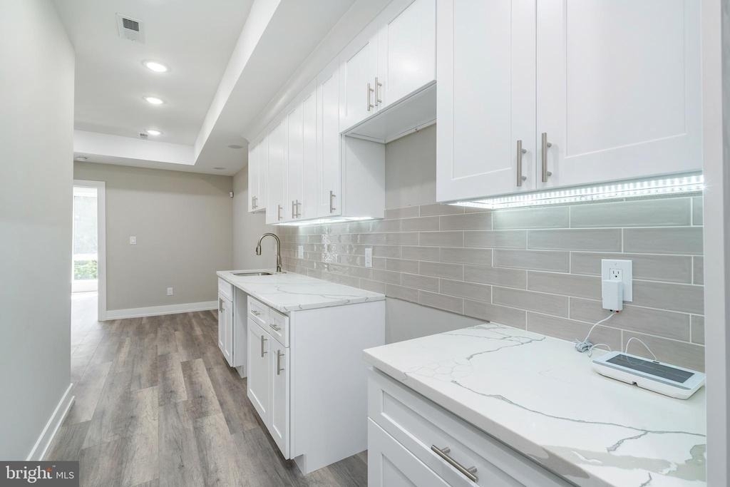 103 E Duval Street - Photo 1